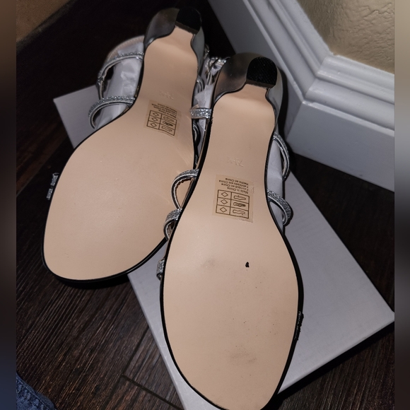 NEW NIOB Benjamin Walk Silver Maisie Heel Sandals, Size 7.5 - Picture 4 of 8